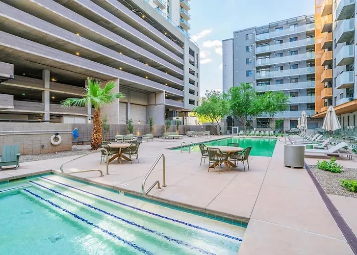 Detailed 2bd - Dt- Gym, Pool, Parking Sleep8 Phoenix