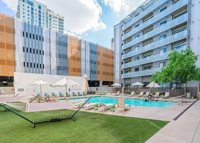 Detailed 2bd - Dt- Gym, Pool, Parking Sleep8